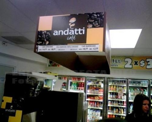 Solitario sujeto asalta a empleado de Oxxo